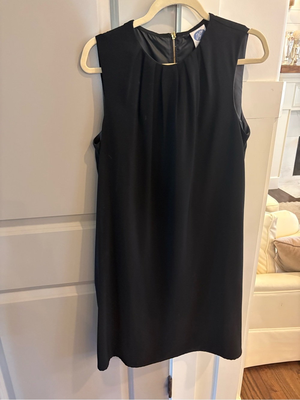 DG2 by Diane Gilman Black Sleeveless Pleat-Detail Shift Dress